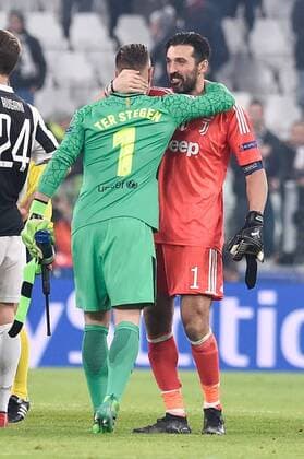 November 22, 2017 - Turin, Italy - Gianluigi Buffon of Juventus hugs Marc-Andre ter Stegen of Barcelona at the end of the UEFA Champions League match between Juventus and Barcelona at the Juventus Stadium, Turin, Italy on 22 November 2017. Juventus v Barcelona - UEFA Champions League  - ZUMAn230 20171122_zaa_n230_366 Copyright: xGiuseppexMaffiax
