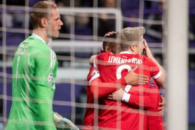 Belgium , Brussels , Nov 22 , 2017 - Soccer match between Belgian club RSC Anderlecht and German team FC Bayern Munchen , game five out of six in the group stage ( Group B ) of the UEFA Champions League competition - Matz SELS & Robert LEWANDOWSKI Copyright Danny Gys Reporters xxGYS 