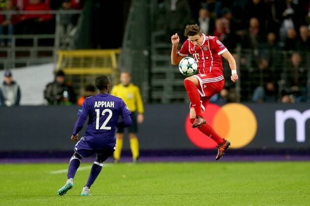 Dennis Appiah RSC Anderlecht 12 Marco Friedl Bayern Muenchen 34 RSC Anderlecht vs Bayern Munich Champions League Football 22 11 2017 Anderlecht Copyright: xLanger Eibner-Pressefotox EP_HLR