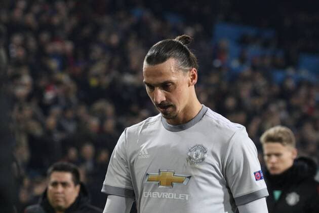 Zlatan Ibrahimovic sneaks disappointed after the 0 1 defeat in Basel Soccer CL 5 Sptg FC Basel vs Manchester United Basel CH Copyright: xHahnex Eibner-Pressefotox EP_joha