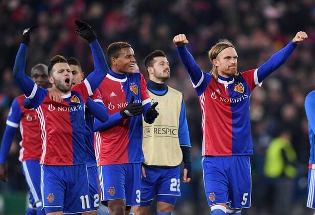 FOOTBALL CHAMPIONS LEAGUE SAISON 2017 2018 GROUP BASE FC Basel Manchester United FC 22 11 2017 FC SCHLUSSJUBEL Renato Steffen Mohamed Elyounoussi Manuel Akanji and Matchwinner Goalkeeper to Michael 0 v Basel