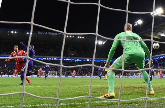 22 11 2017 xjhx Soccer Champions League RSC Anderlecht FC Bayern Muenchen emspor v l Corentin Tolisso FC Bayern Muenchen Matz Sels RSC Anderlecht Goal scored Goal to 1 2 Anderlecht