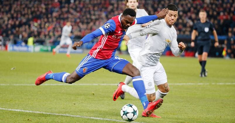 22 11 2017 St Jakob Park Basel SWITZERLAND Season 2017 2018 Men Soccer UEFA Champions League Group Stage FC Basel Manchester United Dimitri Oberlin left FC Basel against Marcos Rojo Manchester