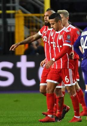 22 11 2017 xjhx Football Champions League RSC Anderlecht FC Bayern Muenchen emspor v l Arturo Vidal FC Bayern Muenchen Thiago Alcantara FC Bayern Muenchen Anderlecht