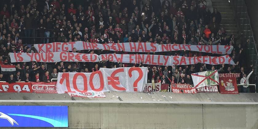Football Champions League Group Stage 5 Gameday RSC Anderlecht FC Bayern Munich on 22.11.2017 at the Constant Vanden Stock Stadium in Anderlecht. Transparent in the fan block of FC Bayern Munich with the inscription Do not get your neck full xRx