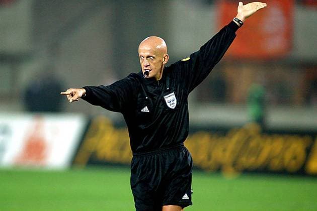 season 2002 2003 Vienna 16 10 2002 qualification match for the European Championship 2004 Austria Netherlands 0 3 pierluigi collina austria netherlands football kpnw200242