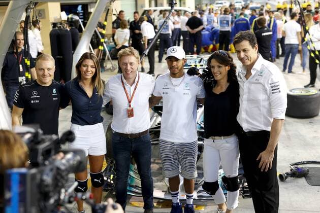 Motorsports: FIA Formula One World Championship WM Weltmeisterschaft 2017, Grand Prix of Abu Dhabi, 77 Valtteri Bottas (FIN, Mercedes AMG Petronas F1 Team), 44 Lewis Hamilton (GBR, Mercedes AMG Petronas F1 Team), Toto Wolff (AUT, Mercedes AMG Petronas Formula One Team), Abu Dhabi United Arab Emirates