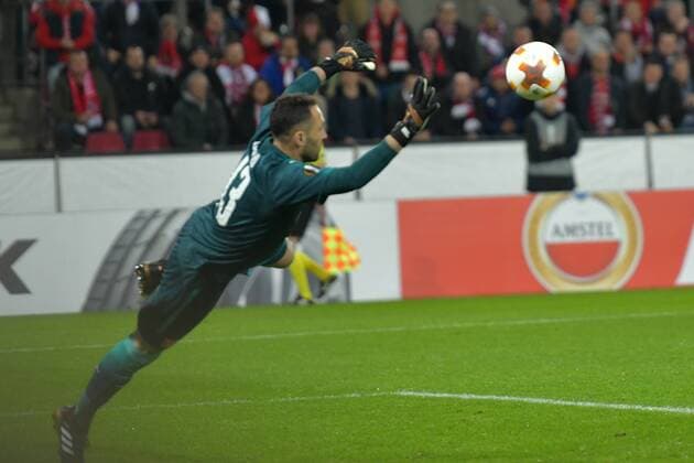GER 1 FC Köln GER vs Arsenal FC ENG 23 11 2017 RheinEnergieSTADION Cologne Europe Leaque Group stage 5 Matchday GER 1 FC Köln GER vs Arsenal FC ENG in the picture first chance for Cologne David Ospina Arsenal 13 nordphotox xMeuter nordphoto 00351