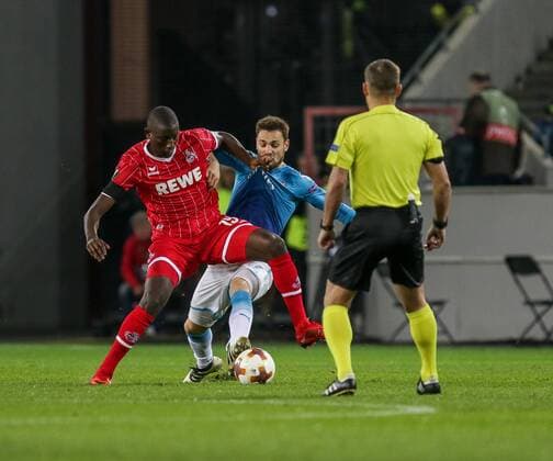 Koeln Rhein Energie Stadion 13 02 2016 Football UEFA Europa League FC Koeln Arsenal FC Bild li Sehrou Guirassy FC Cologne 19 re Mathieu Debuchy FC Arselnal 2 Copyright: HMBxMedia ThomasxJäger