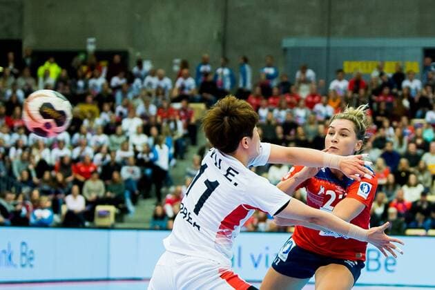 171123 Amanda Kurtovic of Norway during the MÃ¸belringen Cup match between Norway and South Korea on November 23, 2017 in Sotra. Photo: Vegard Wivestad GrÃ¸tt BILDBYRAN kod VG 170061  Copyright: VEGARDxWIVESTADxGRÃ?TT BB171123BB531