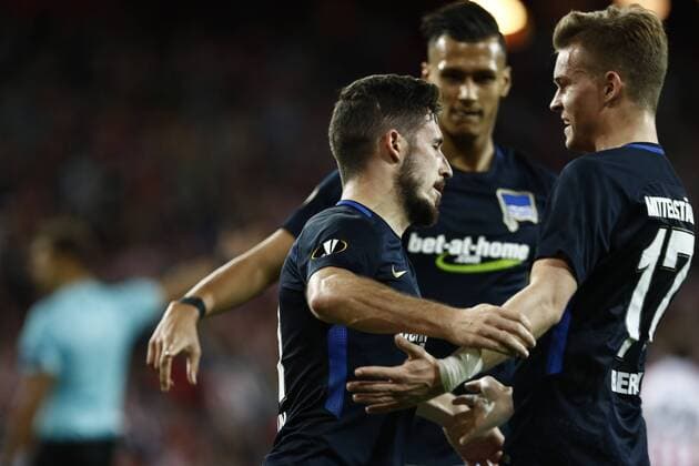 DAVID S. BUSTAMANTE 23 11 2017 BILBAO PAIS VASCO Partido correspondiente a la Jornada 5 del grupo J de la UEFA Europa League de futbol entre el Athletic de Bilbao y el Hertha BSC Berlin disputado en el Estadio San Mames de Bilbao. gol y celebracion de Matthew Leckie  xDAVIDxS.xBUSTAMANTEx xx