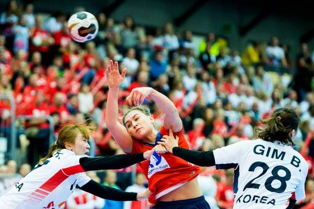 171123 Amanda Kurtovic of Norway during the MÃ¸belringen Cup match between Norway and South Korea on November 23, 2017 in Sotra. Photo: Vegard Wivestad GrÃ¸tt BILDBYRAN kod VG 170061  Copyright: VEGARDxWIVESTADxGRÃ?TT BB171123BB539