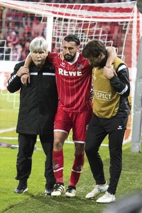 Fußball: UEFA Europa League, EL, Saison 2017 2018, Gruppe H, 1. FC Köln - Arsenal London in Köln (Nordrhein-Westfalen). Koelns Dominic Maroh verlässt verletzt den Platz. Copyright: xKirchner DavidxInderliedx