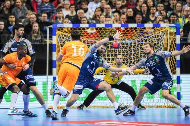 Paul Drux and Drago Vukovic Fuechse Berlin have a lot of work to do in defense Action Action Landscape horizontal Event Event EHF Cup Qualification 3 Round Fuechse Berloin vs FC Porto Location Location Max Schmeling Halle Berlin Germany Germany Europe Europe Date Date 23 11 2017 Handball EHF Cup Füchse Berlin vs FC Porto 23 11 2017