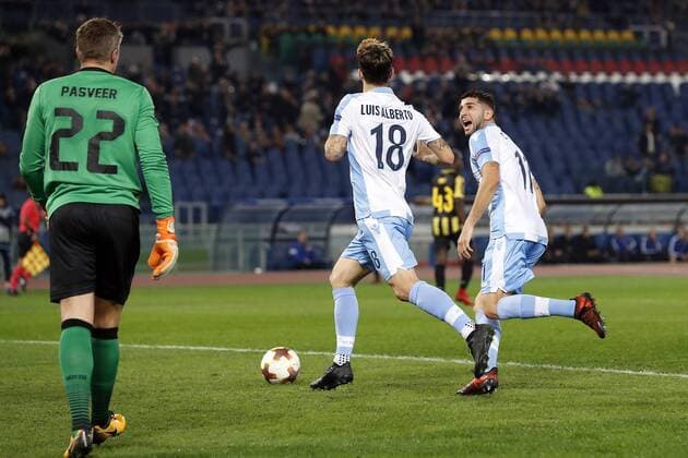 (l-r) goalkeeper Remko Pasveer of Vitesse, Luis Alberto of SS Lazio, Luca Crecco of SS Lazio during the UEFA Europa League group K match between SS Lazio and Vitesse Arnhem at Stadio Olimpico on November 23, 2017 in Rome, Italy UEFA Europa League 2017 2018 xVIxVIxImagesx xPieterxStamxdexJongexIVx 9376816