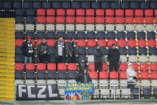 171123 Zorja Luhansks fans under fotbollsmatchen i Europa League mellan Östersund och Zorja Luhansk den 23 november 2017 i Östersund.  Copyright: TOBIASxNYKÄNEN BB171123TN012