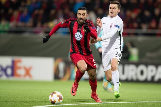 171123 Östersunds Saman Ghoddos mot Zorja Luhansks Oleksandr Andriyevskiy under fotbollsmatchen i Europa League mellan Östersund och Zorja Luhansk den 23 november 2017 i Östersund.  Copyright: TOBIASxNYKÄNEN BB171123TN020