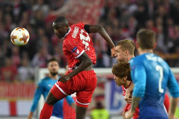 GER 1 FC Köln GER vs Arsenal FC ENG 23 11 2017 RheinEnergieSTADION Cologne Europa League Group Stage 5 Gameday GER 1 FC Köln GER vs Arsenal FC ENG im Bild Head to Head by Sehrou Guirassy FC Cologne 19 nordphotox xMeuter nordphoto 00351