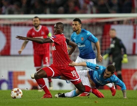 23 11 2017 Football UEFA Europa League 2017 2018 Group stage 5 Matchday 1 FC Köln Arsenal in RheinEnergieStadion Köln v l Sehrou Guirassy Cologne v Mathieu Debuchy FC Arsenal