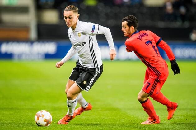 171123 Jonathan Levi of Rosenborg and Juanmi of Real Sociedad during the UEFA Europa League match between Rosenborg and Real Sociedad on November 23, 2017 in Trondheim. Photo: Jon Olav Nesvold BILDBYRAN kod JE 160081  Copyright: JONxOLAVxNESVOLD BB171123BB781