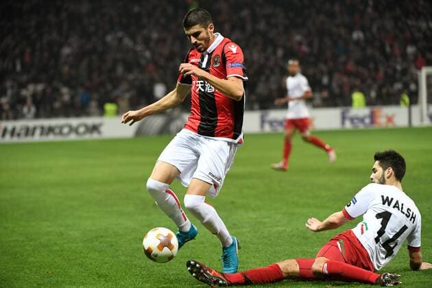 NICE, FRANCE - NOVEMBER 23 : Pierre Lees-Melou midfielder of OGC Nice and Sandy Walsh defender of SV Zulte Waregem during the UEFA Europa League, Group K stage match between SV Zulte Waregem and OGC Nice at the Allianz stadium on November 23, 2017 in Nice, France, 23 11 2017 FOOTBALL : Europa League - OGC Nice vs Zulte Waregem - 23 11 2017 PHOTONEWS PANORAMIC 