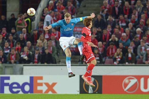 Koeln Germany 23 11 2017 UEFA Europa League 2017 18 Season Group Stage Group H 5 Matchday 1 FC Koeln FC Arsenal in header from the left Per Mertesacker Arsenal Yuya Osako KOE DeFodi521