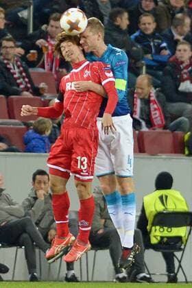 Koeln Germany 23 11 2017 UEFA Europa League 2017 18 Season Group Stage Group H 5 Matchday 1 FC Koeln FC Arsenal in header from left Yuya Osako KOE Per Mertesacker Arsenal DeFodi521