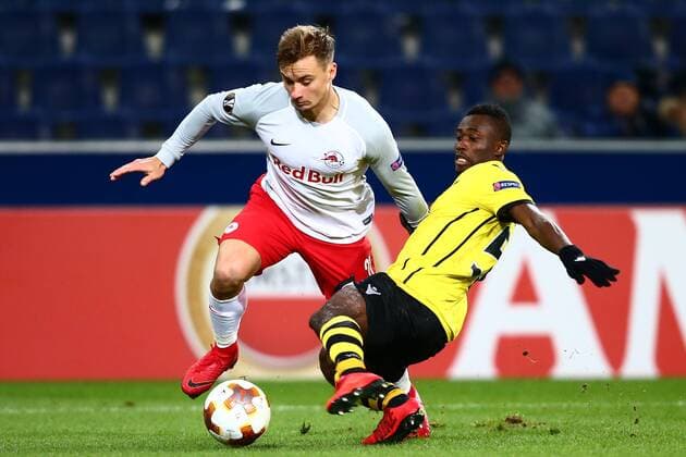 SOCCER - EL, RBS vs Vitoria SALZBURG,AUSTRIA,23.NOV.17 - SOCCER - UEFA Europa League, Red Bull Salzburg vs Vitoria Guimaraes SC. Image shows Fredrik Gulbrandsen (RBS) and Konan N«Clomande (Vitoria). GEPAxpictures xFelixxRoittner