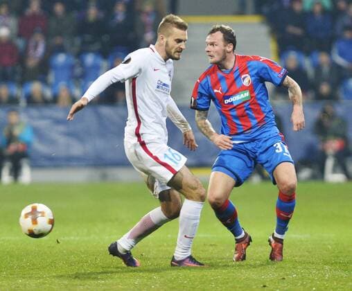 Bogdan Planic of FCSB, left, and Jakub Reznicek of Victoria in action during the 5th round, Football European League match FC Viktoria Pilsen vs FC Steaua Bucurest (FCSB) in Pilsen, Czech Republic, November 23, 2017. (CTKxPhoto MiroslavxChaloupka) CTKPhotoP201711230890901  cha06