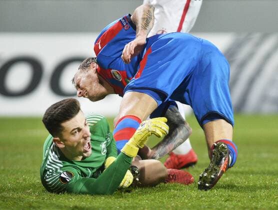 Goalkeeper Daniel Vlad of FCSB, left, and Jakub Reznicek of Victoria in action during the 5th round, Football European League match FC Viktoria Pilsen vs FC Steaua Bucurest (FCSB) in Pilsen, Czech Republic, November 23, 2017. (CTKxPhoto MiroslavxChaloupka) CTKPhotoP201711230893301  cha07