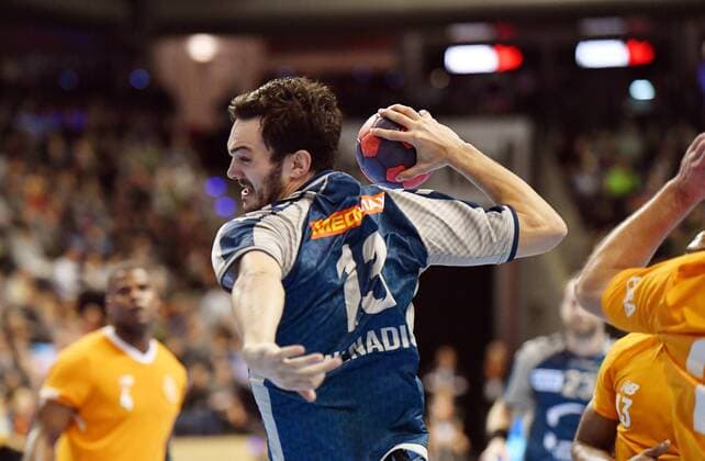 Petar Nenadic Foxes at throw Foxes Berlin FC Porto EHF Cup Mens 2017 2018 3 Round Men Men Men Handball Germany Germany Max Schmeling Halle Berlin 23 11 2017