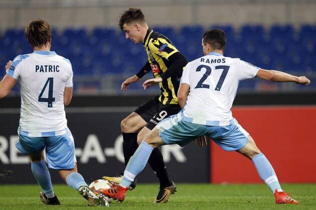 (l-r) Patric of SS Lazio, Mason Mount of Vitesse, Luis Felipe Ramos Marchi of SS Lazio during the UEFA Europa League group K match between SS Lazio and Vitesse Arnhem at Stadio Olimpico on November 23, 2017 in Rome, Italy UEFA Europa League 2017 2018 xVIxVIxImagesx xPieterxStamxdexJongexIVx 9377515