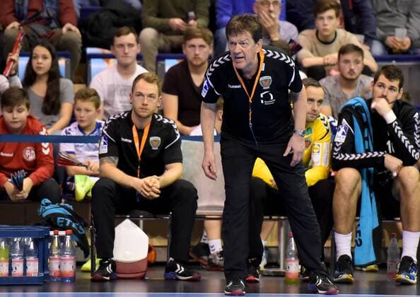 EHF Cup Handball Fuechse Berlin vs FC Porto 23 11 2017 Velimir Petkovic coach Fuechse Berlin during the match between Fuechse Berlin and FC Porto on 23 11 2017 in the Max Schmeling Halle Berlin Germany Handball men 3 round EHF Cup xDLx