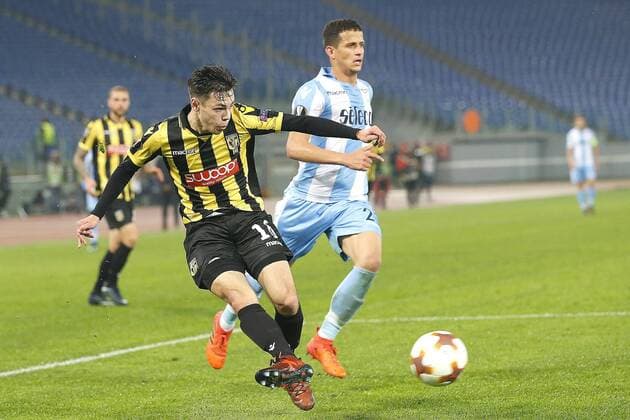 ROME, 23-11-2017 , Stadio Olympico , Europa League , seizoen 2017 2018 Lazio Roma - Vitesse. Mitchell van Bergen geeft voorzet. Lazio Roma - Vitesse  x1824686x