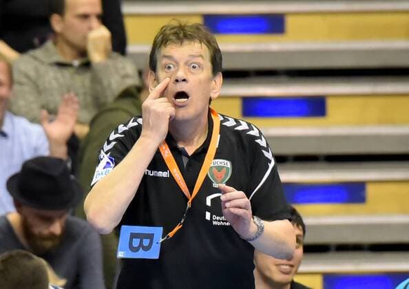 EHF Cup Handball Fuechse Berlin vs FC Porto 23 11 2017 Velimir Petkovic coach Fuechse Berlin during the match between Fuechse Berlin and FC Porto on 23 11 2017 in the Max Schmeling Halle Berlin Germany Handball men 3 round EHF Cup xDLx