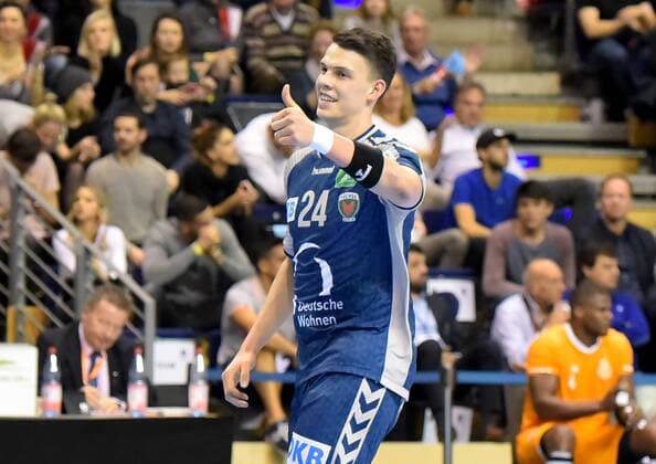 EHF Cup Handball Fuechse Berlin vs FC Porto 23 11 2017 Frederik Simak 24 Fuechse Berlin during the match between Fuechse Berlin and FC Porto on 23 11 2017 in the Max Schmeling Halle Berlin Germany Handball men 3 round EHF Cup xDLx