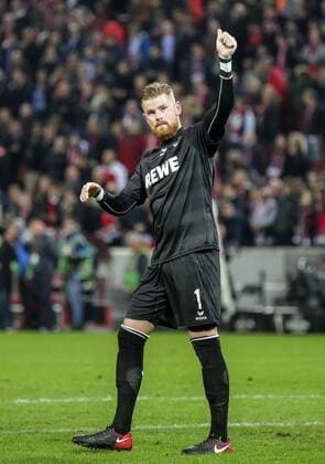 Koeln Rhein Energie Stadion 13 02 2016 Football UEFA Europa League FC Koeln FC Arsenal Bild Goalkeeper Timo Horn FC Cologne 1 thanks the fans Copyright: HMBxMedia ThomasxJäger