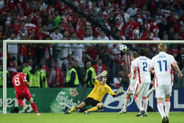euro2008 ek geneve 15 06 08 turkey czech republic 3 2 turkey win in a sensational match just before time nihat kahveci scores the 3 2 just before time turkey czech republic