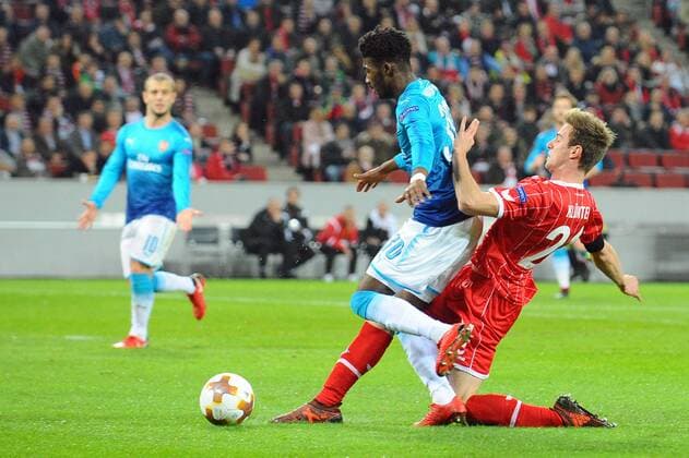 GER Europa League 1 FC Koeln vs Arsenal London 23 11 2017 Rhein Energie Stadium Koeln GER Europa League 1 FC Koeln vs Arsenal London pictured in left duel Ainsley Maitland Niles Arsenal 30 Lukas Kluenter Kluenter Koeln 24 nordphotoxTreese nph00275