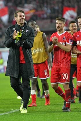 GER 1 FC Köln GER vs Arsenal FC ENG 23 11 2017 RheinEnergieSTADION Cologne Europa Leaque Group stage 5 Matchday GER 1 FC Köln GER vs Arsenal FC ENG in picture the Kölner are happy about the victory front Thomas Kessler Goalkeeper FC Köln 18 Sehrou Guirassy FC Köln 19 Salih Özcan Oezcan FC Cologne 20 nordphotox xMeuter nordphoto 00351