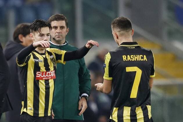 ROME, 23-11-2017 , Stadio Olympico , Europa League , seizoen 2017 2018 Lazio Roma - Vitesse 1-1. Mitchell van Bergen vervangt Vitesse-speler Milot Rashica Lazio Roma - Vitesse  x1824857x