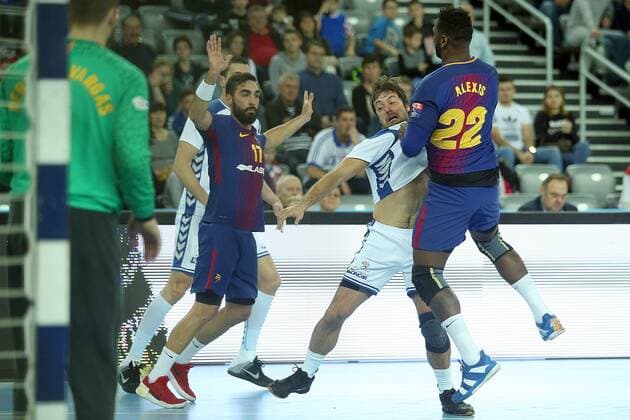 VELUX EHF Champions League, Group A, Round 9, RK PPD Zagreb - FC Barcelona Barca 23.11.2017., Croatia, Arena Zagreb, Zagreb - VELUX EHF Champions League, Group A, Round 9, RK PPD Zagreb - FC Barcelona. Zlatko Horvat, Alexis Hernandez Borges. GoranxStanzl PIXSELL