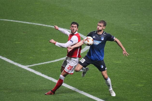 Football, Fussbal UEFA - Paulinho of SC Braga challenges Stefan Posch of TSG Hoffenheim, during a UEFA Europa League Group Stage match, at Estadio Municipal de Braga, in Braga. Braga, Portugal, 23rd November 2017. Photo: IMAGO Pedro Benavente