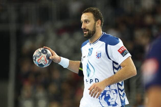 Zagreb, 23.11.2017. - Arena Zagreb hall, 2017 18 EHF Men s Champions League Group Phase. HC Prvo plinarsko drustvo (white) - ESP FC Barcelona Barca Lassa (blue) 24:32 Igor VORI (10) 