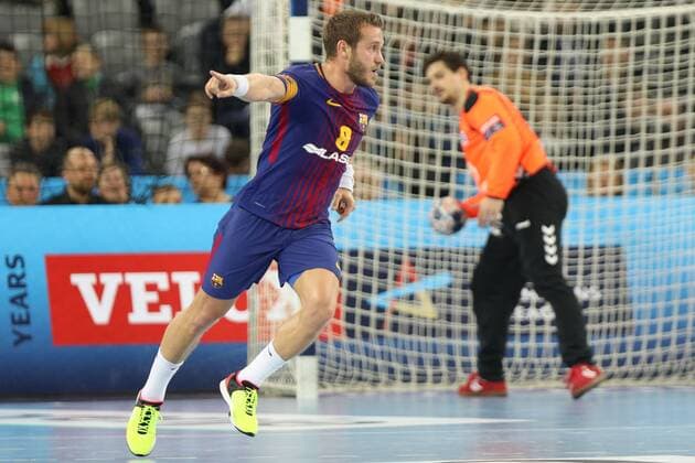 Zagreb, 23.11.2017. - Arena Zagreb hall, 2017 18 EHF Men s Champions League Group Phase. HC Prvo plinarsko drustvo (white) - ESP FC Barcelona Barca Lassa (blue) 24:32 Victor TOMAS GONZALEZ (8) 