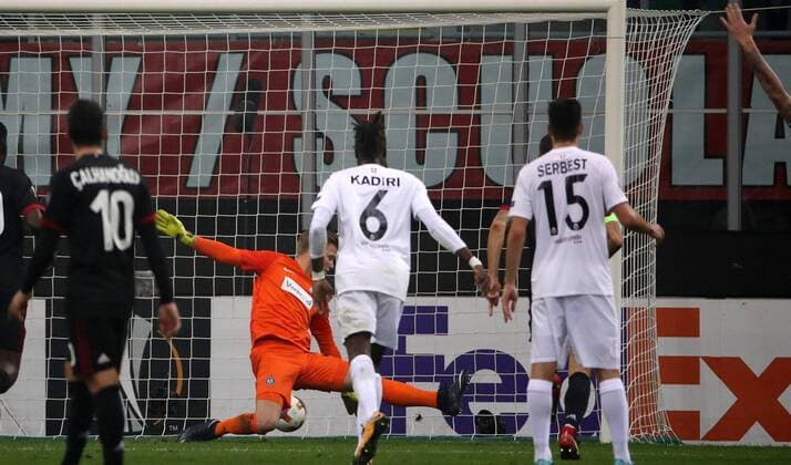 SOCCER - EL, Milan vs A.Wien MILAN,ITALY,23.NOV.17 - SOCCER - UEFA Europa League, AC Milan vs FK Austria Wien. Image shows Patrick Pentz (A.Wien). GEPAxpictures xAndreasxPranter