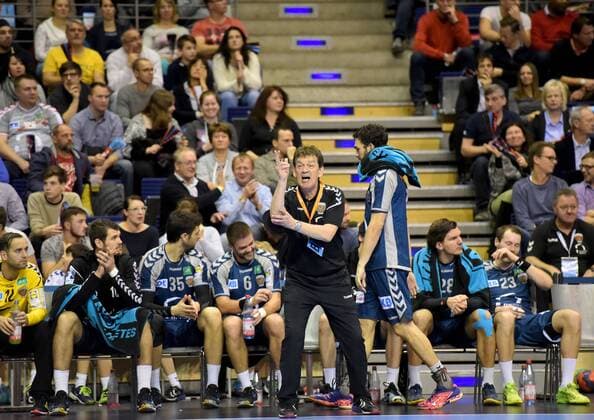 Ehf Pokal Handball Fuechse Berlin vs FC Porto 23 11 2017 il Silvio Heinevetter 12 Fuechse Berlin Jakov Gojun 10 Fuechse Berlin Marko Kopljar u200b u200b35 Füchse Berlin Drago Vukovic 6 Fuechse Berlin Velimir Petkovic Coach Fuechse Berlin Petar Nenadic 13 Fuechse Berlin Erik Schmidt 28 Fuechse Berlin Steffen Faeth 23 Fuechse Berlin during the match between Fuechse Berlin and FC Porto on 23.11.2017 in the Max Schmeling Halle Berlin Germany Handball men 3 round EHF cup xDLx
