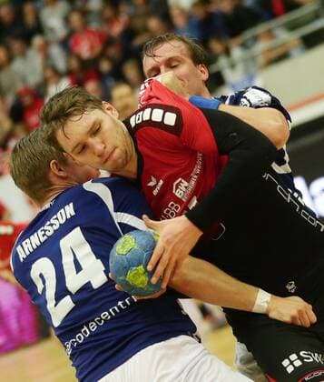 Bietigheim Handball 2 Bundesliga SG BBM Bietigheim vs Bergischer HC from left Linus Arnesson Berg Gerdas Babarskas BBM