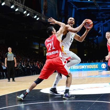 Johannes Thiemann Germany re Akaki Dvalishvili Georgia vs Germany Basketball Qualification World Cup 2019 24 11 2017 Chemnitz Copyright: xEibner-Pressefoto BertxHarzerx EP_BHR