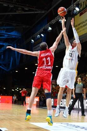 Robin Benzing Germany re and Manuchar Markoischwili Georgia vs Germany Basketball Qualification World Cup 2019 24 11 2017 Chemnitz Copyright: xEibner-Pressefoto BertxHarzerx EP_BHR